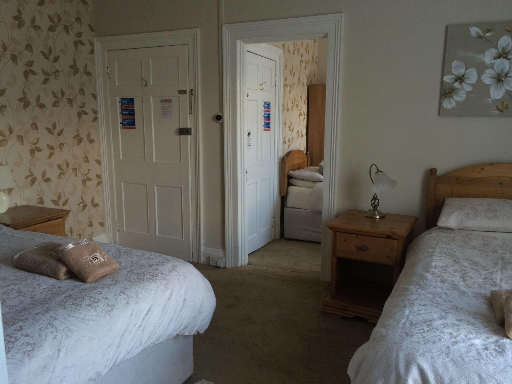 Hilbury Court Hotel Троубридж Екстериор снимка