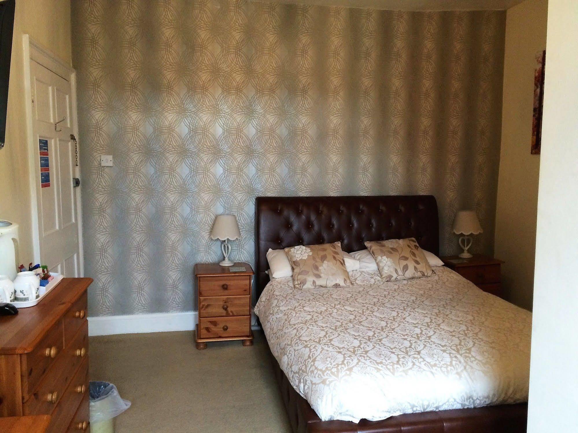 Hilbury Court Hotel Троубридж Екстериор снимка