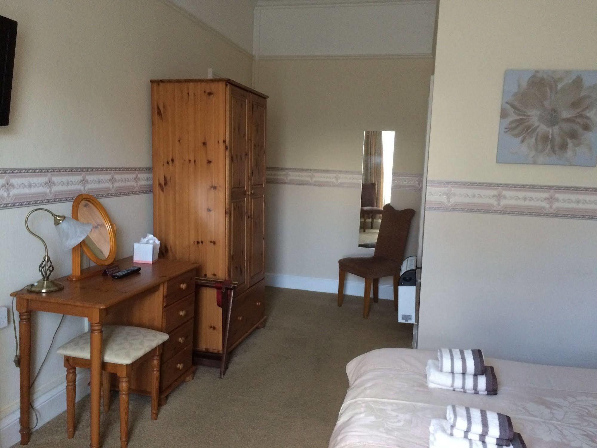 Hilbury Court Hotel Троубридж Екстериор снимка