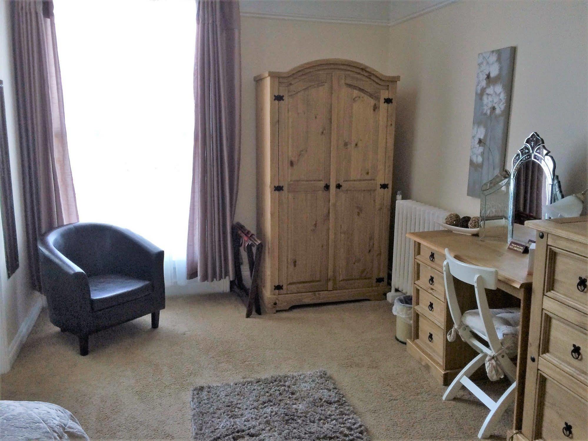 Hilbury Court Hotel Троубридж Екстериор снимка